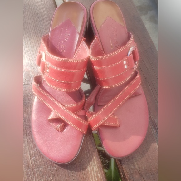 Red heels - Picture 2 of 2